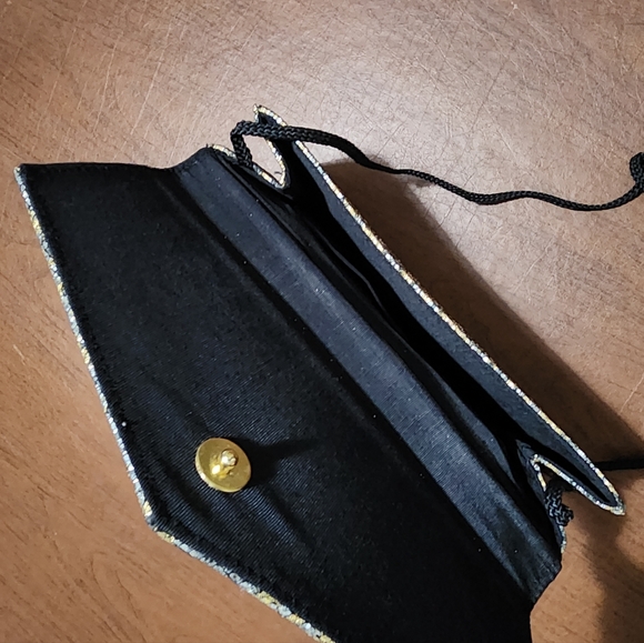 Elegant Gold and Silver Clutch - Picture 4 of 7